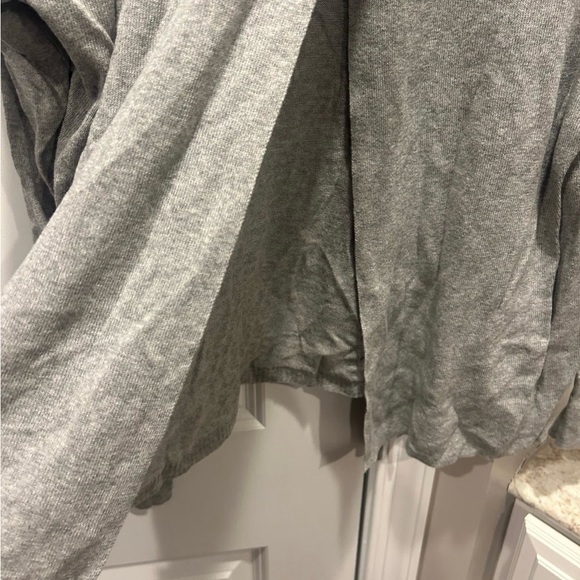 VS PINK Slit Back lightweight sweater Grey & Black NWOT Medium - Picture 3 of 10